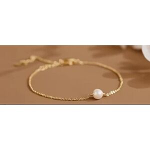 Single Freshwater Pearl - 18k Finish Bracelet‎ Minimalist Quiet Luxury Design